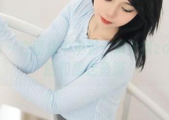 秀人网 – 在图库中漫游：戴允祺zoe和她的和服之鱼游