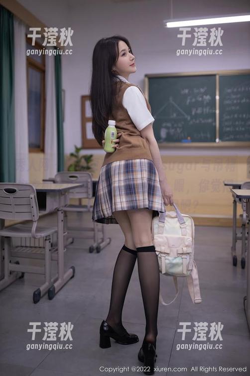 秀人网-杨晨晨sugar 秀人网 - 套图更新,杨晨晨sugar与吊裙内衣和丝袜美腿的完美融合,喂,你觉得这“身段”让人想多了是吧?