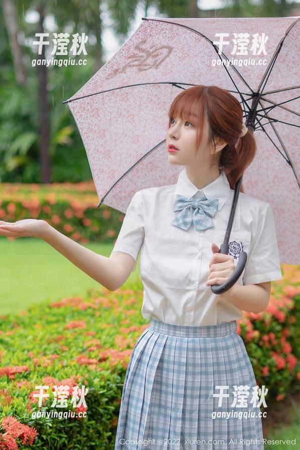秀人网-王曼柔 秀人网 - 校服与梦想,最新图库中王曼柔的快照,让你心跳加速。