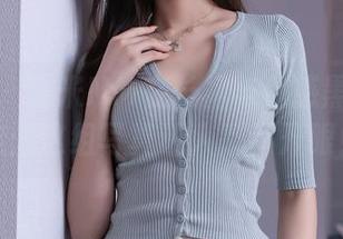 秀人网 – 糯米NM在长裙与魅惑黑丝间游走：这组写真让人挪不开眼！