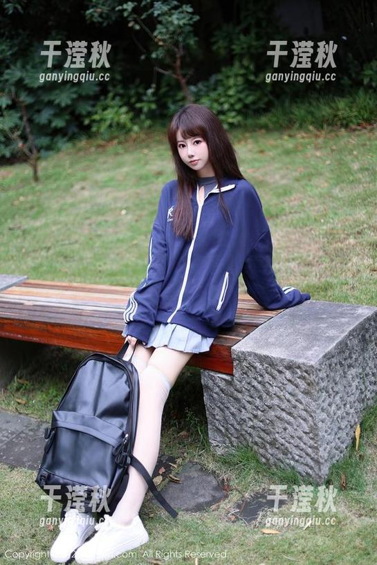 秀人网-艾静香 秀人网 - 免费获取艾静香的红裙美照,你还在等什么?
