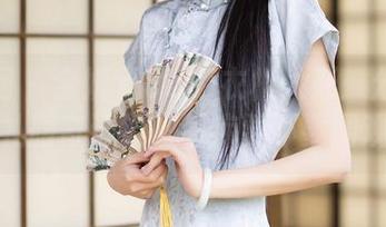 秀人网 – 金妍兮Saki衣柜大开：分享她的礼服奇遇记，图库要不要围观？