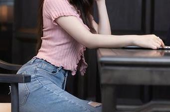 秀人网 – 陆萱雅的白色美图资源，真心觉得这白不是那么好驾驭的……