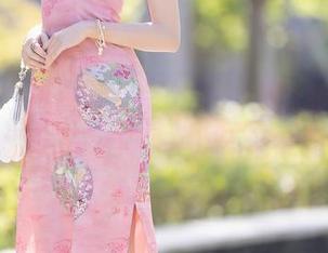 秀人网 – 揭秘顾楚楚Maily的泳装背后：这组免费写真，又是一次不经意的诱惑！