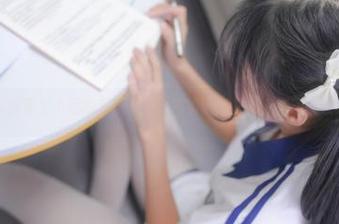 紧急企划 – 优等生小恩的私拍——原图里的那些私密瞬间，让人心痒痒！