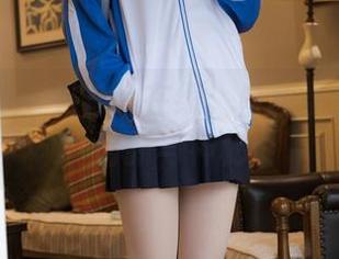 紧急企划 – 见希w在线：白丝学生服下的清新与神秘