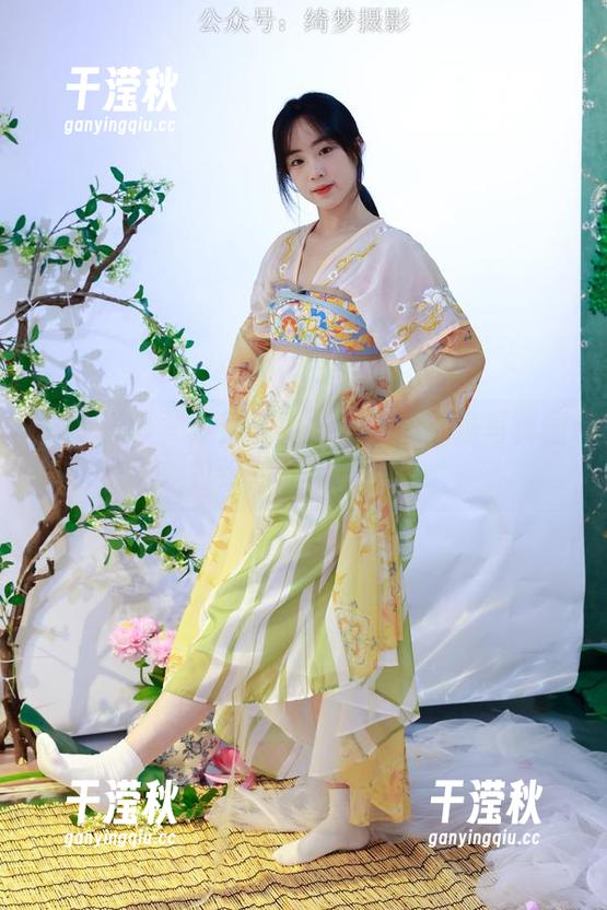 绮梦摄影-蔡蔡 绮梦摄影 - 蔡蔡和她的睡衣:这场写真图包绝对让你瞩目!
