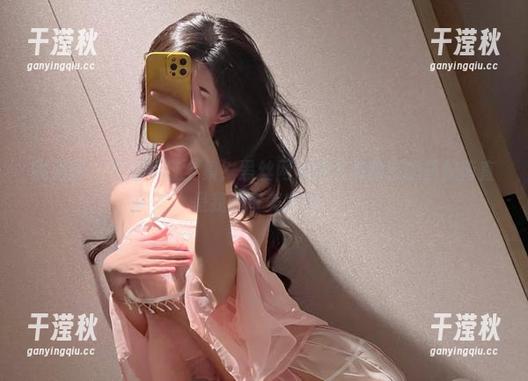 葛征 微密圈 - 想看葛征全集?黑丝网洞袜与抹胸装的搭配简直是我的审美高峰!