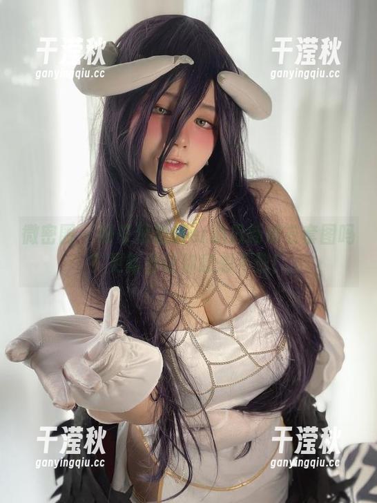 葱油饼er 微密圈 - 好奇葱油饼er的最新皮衣套图吗?更新会让你意想不到!