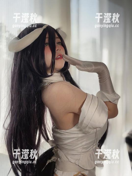 葱油饼er 微密圈 - 更新!葱油饼er睡衣合集,适合身心两放松的午后。来看看她那不经意的优雅吧。