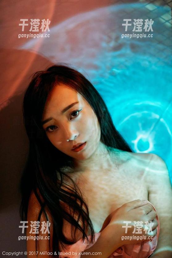 蜜桃社-萌美Moemi 蜜桃社 - 不容错过的最新萌美Moemi护士图包,让你看见另一种魅力!