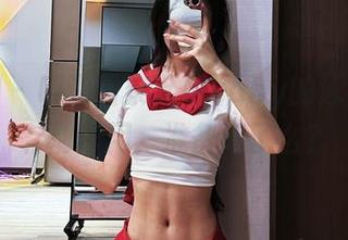 微密圈 – 听说看黎允熙baby的泳衣写真有副作用，准备好了么？